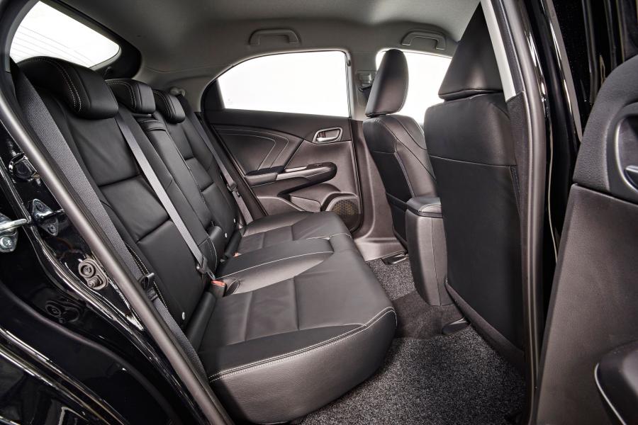  Honda Civic Hatchback 2015 года  (AU) (фото 13 из 15)
